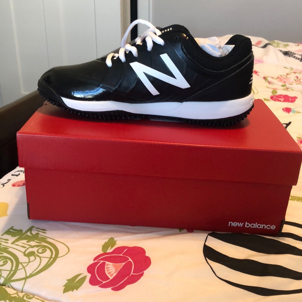 New Balance youth turf shoes size 3.5